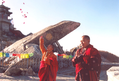 05年冬在泰山顶为众生祈福